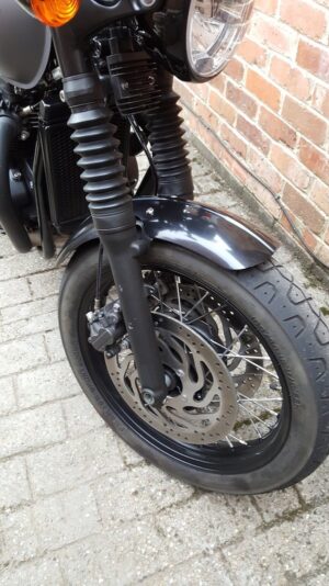 T120 Ribbed Front Fender